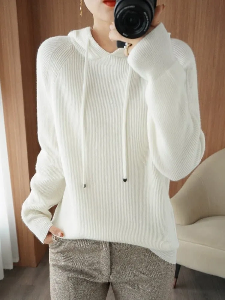 Pure Wool Hooded Sweater - Stylish 100% Wool Sweater with Hood and Loose-Fitting Design. Ideal for Women 18-45.